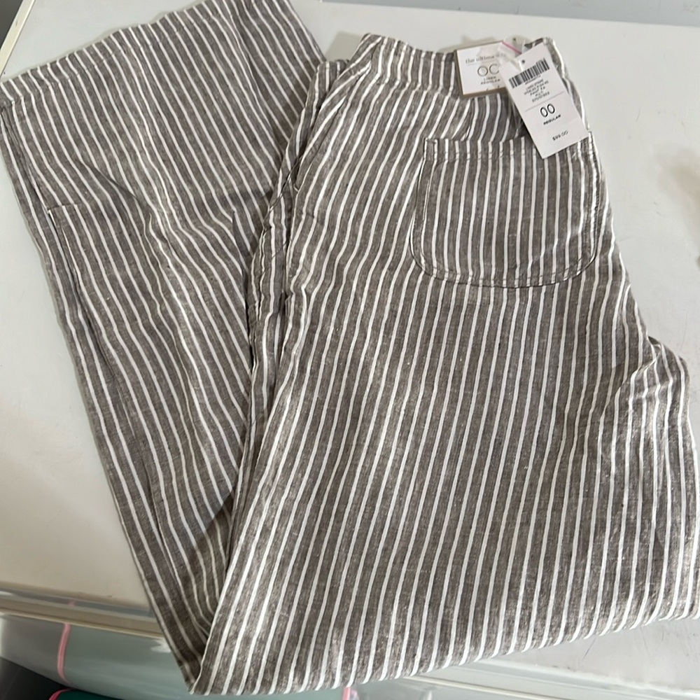 Women’s wide leg pants. New w tags. Chicos size 00 but fit like a 3/4.